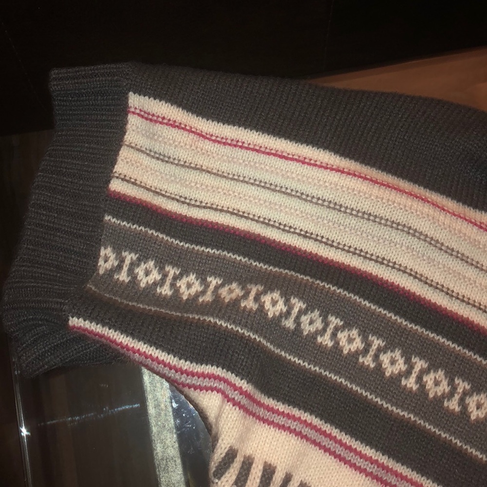 Sweater - Picture 2 of 3